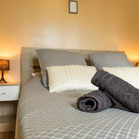 Le Nid - Lormont : Votre Escapade Apartment Ngoại thất bức ảnh